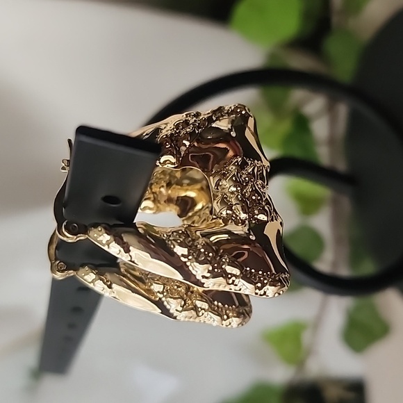 Med Triangle Hoop Earrings Gold Filled - Picture 4 of 9